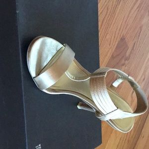 Kenneth Cole Reaction, Light Gold, Sandal